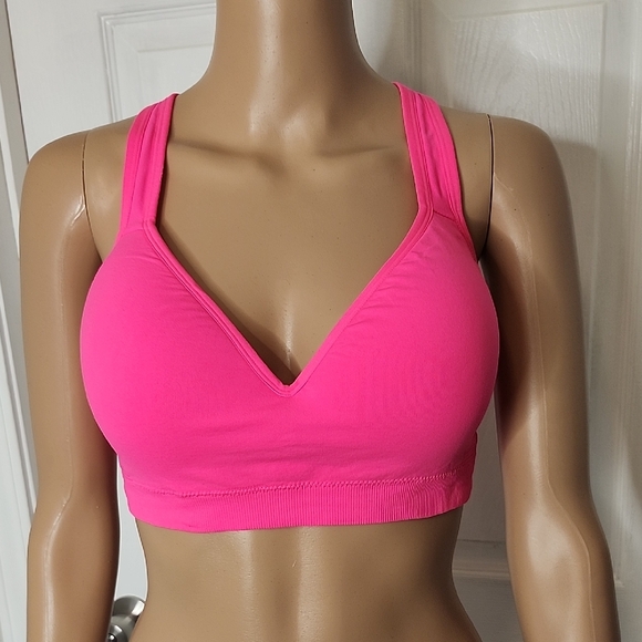 DSG Padded Pink Sports Bra With Adjustable Crossback and a Scoop Neck - Picture 1 of 8